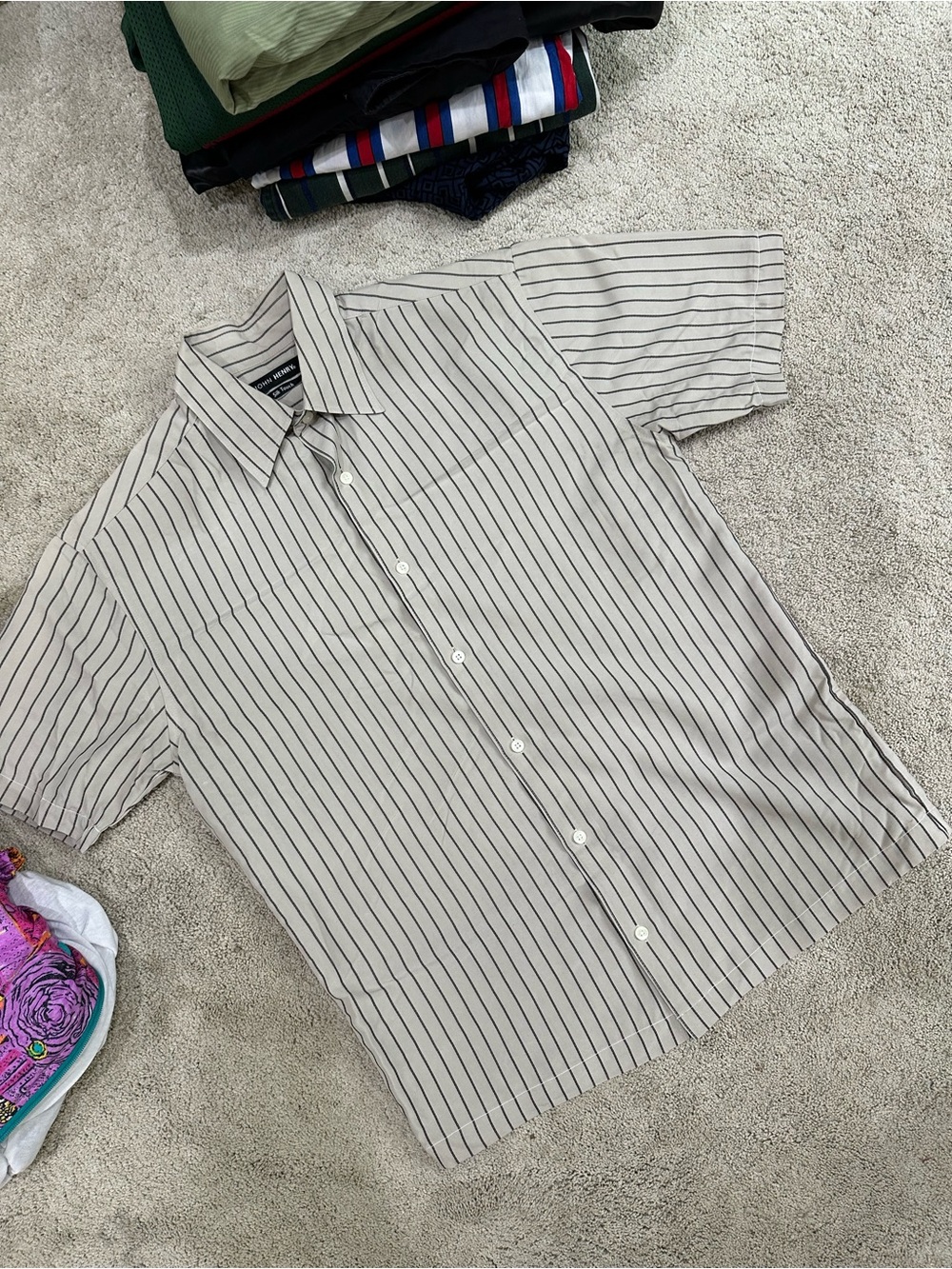 Men's Short-Sleeve Button-Up Shirt – Beige with Black Stripes